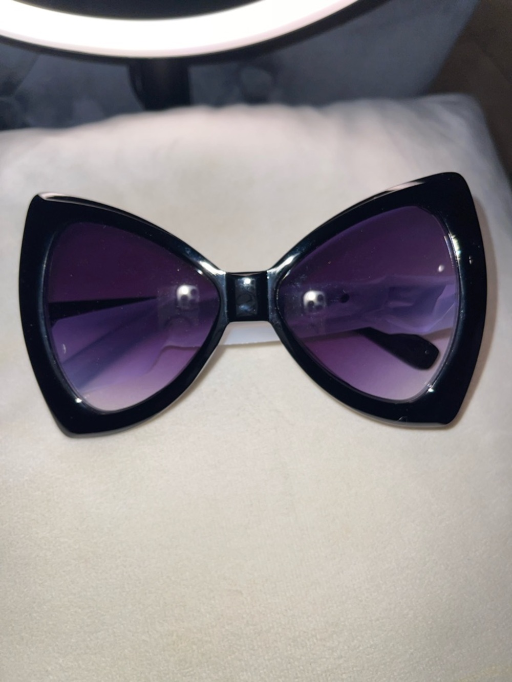 Black Cat-Eye Style Women's Sunglasses with Purple Gradient Lenses